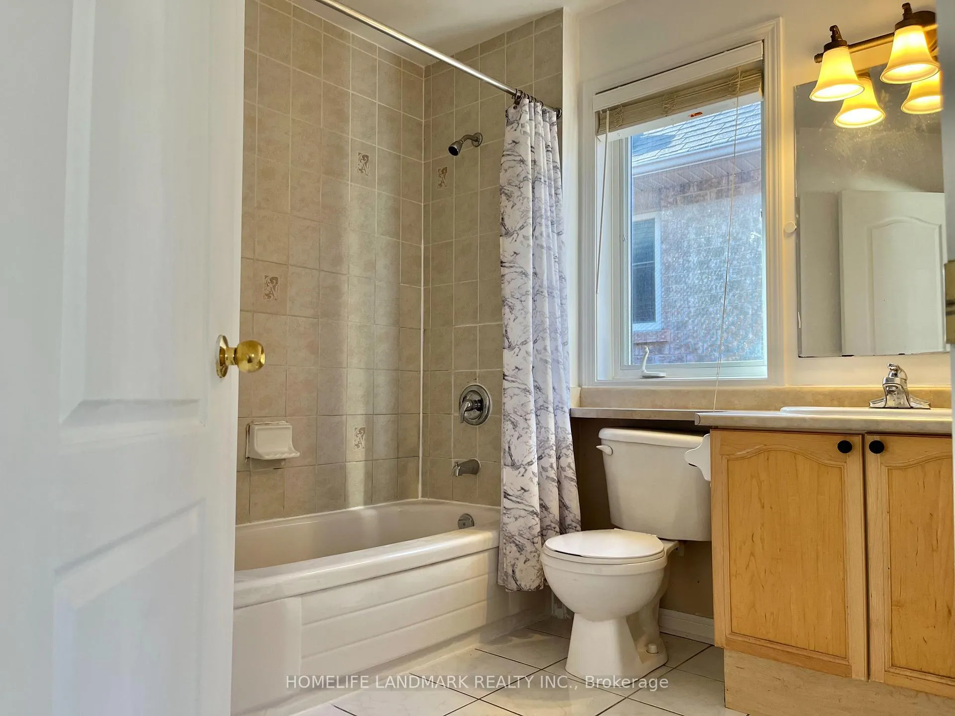 Photo 13 of 11 Bern Street E, Markham, Wismer — HOMEH