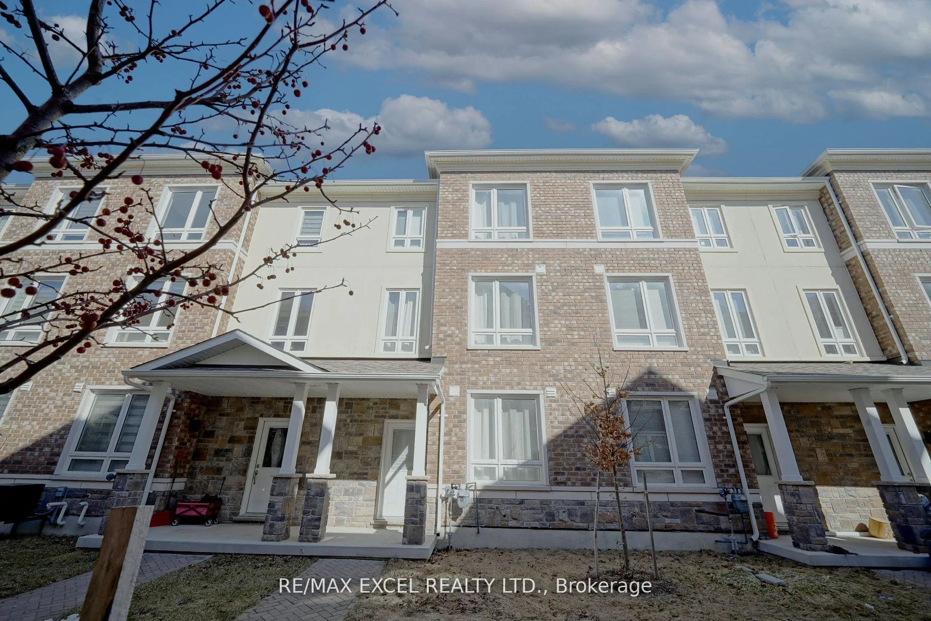 Photo 1 of 11 Chicago Lane, Markham, Wismer — HOMEH