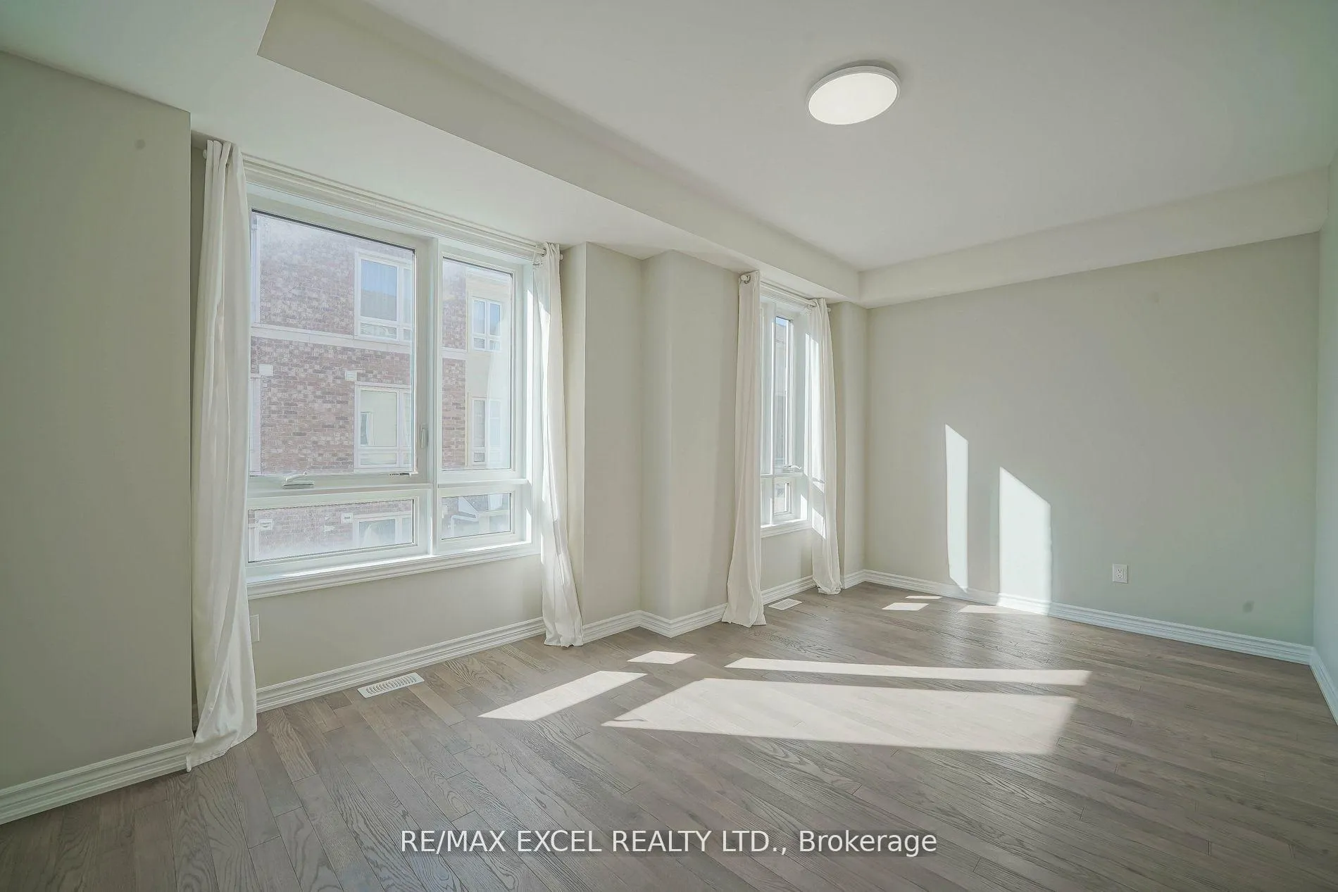 Photo 7 of 11 Chicago Lane, Markham, Wismer — HOMEH