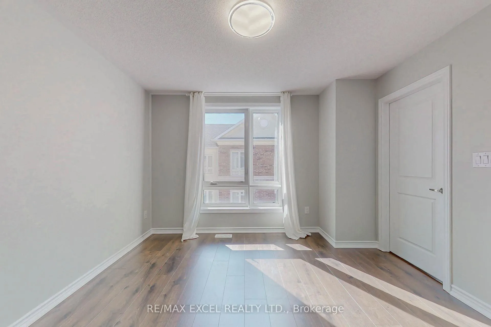 Photo 15 of 11 Chicago Lane, Markham, Wismer — HOMEH