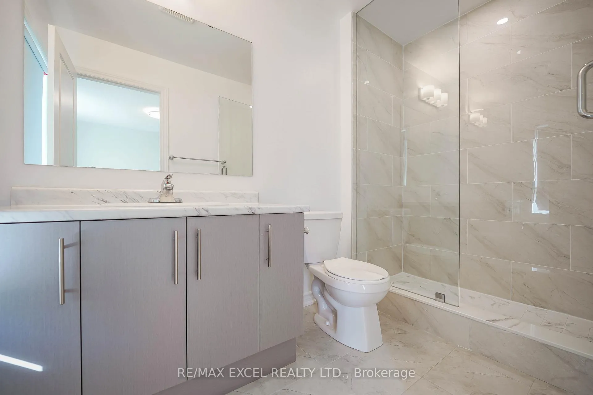 Photo 16 of 11 Chicago Lane, Markham, Wismer — HOMEH