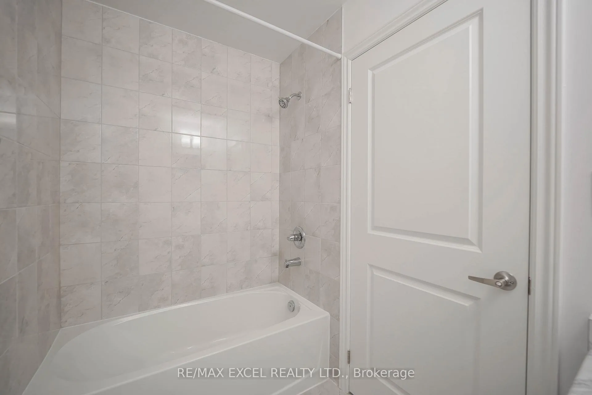 Photo 23 of 11 Chicago Lane, Markham, Wismer — HOMEH