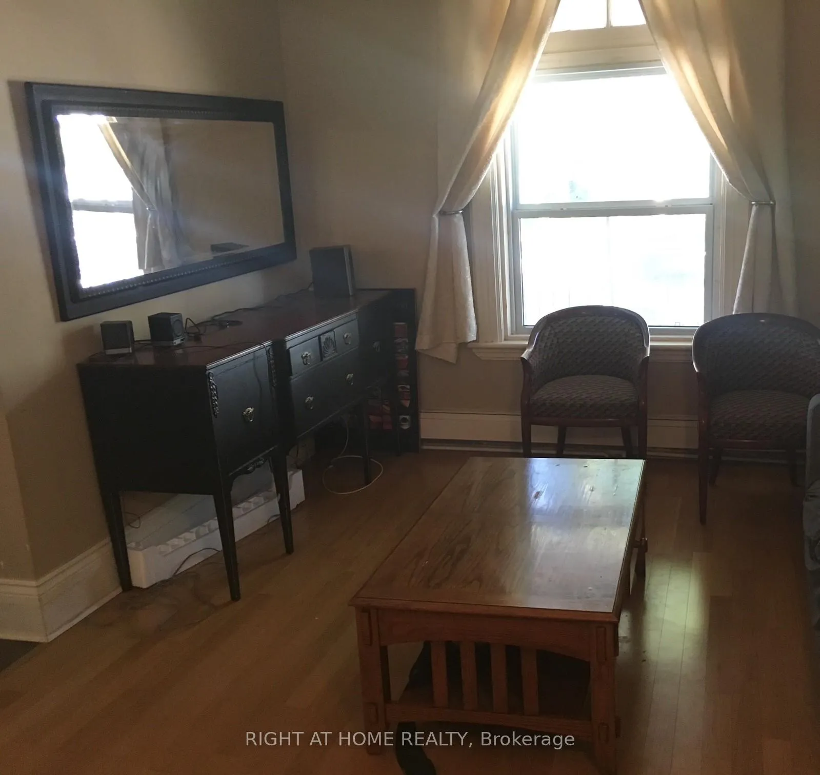Photo 6 of 551 Bethune Street, Peterborough, Town Ward 3 — HOMEH