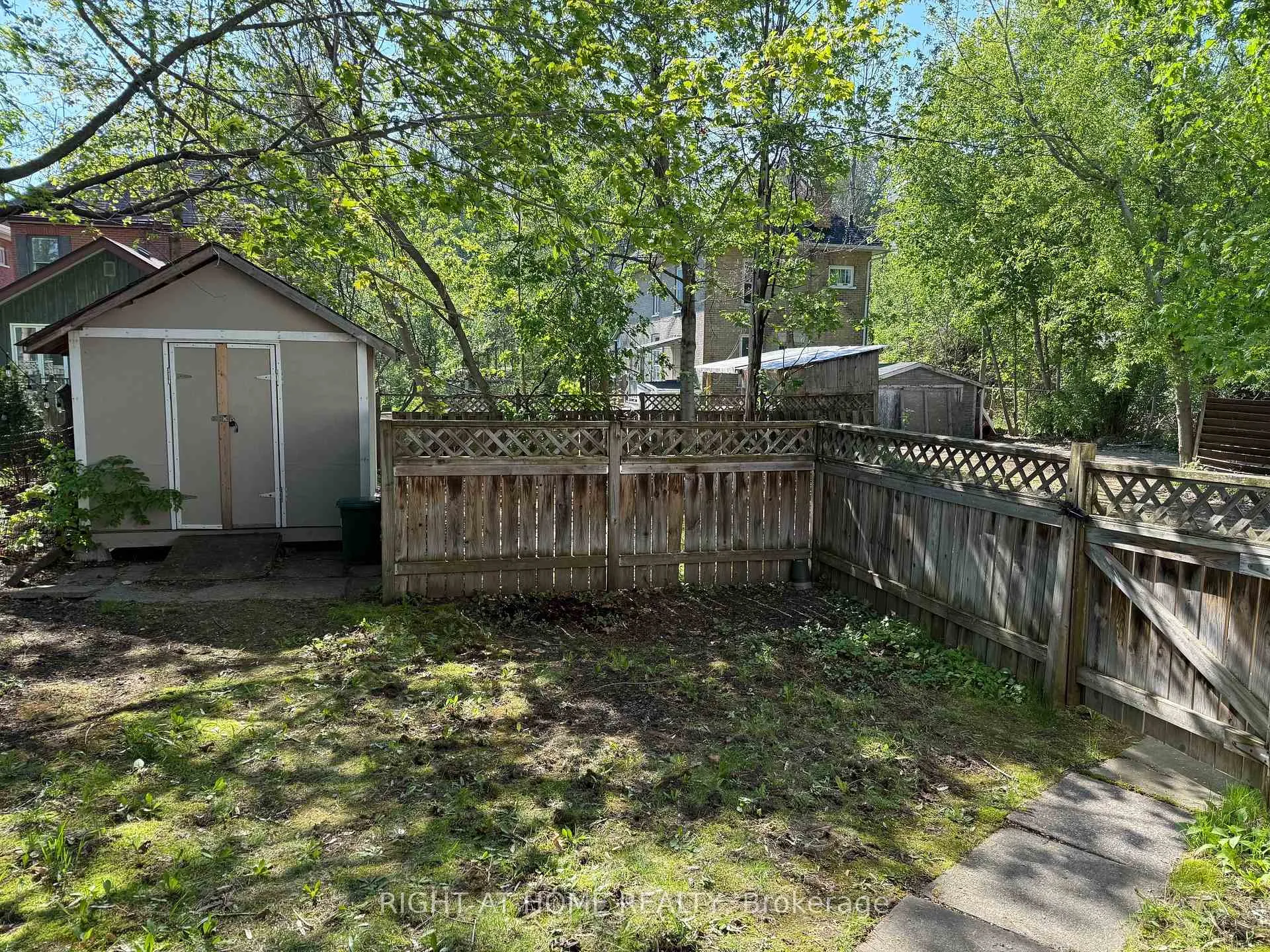 Photo 29 of 551 Bethune Street, Peterborough, Town Ward 3 — HOMEH