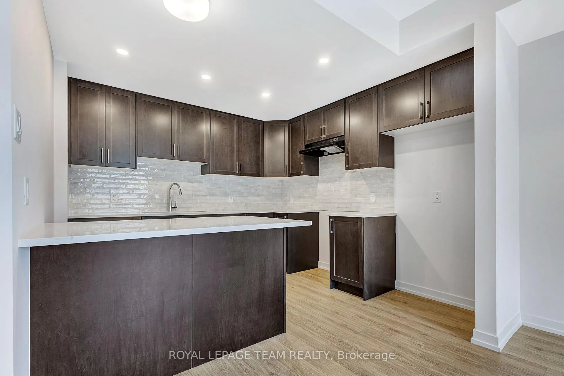 Photo 6 of 505 Celestine Private, Ottawa, Barrhaven - Heritage Park — HOMEH