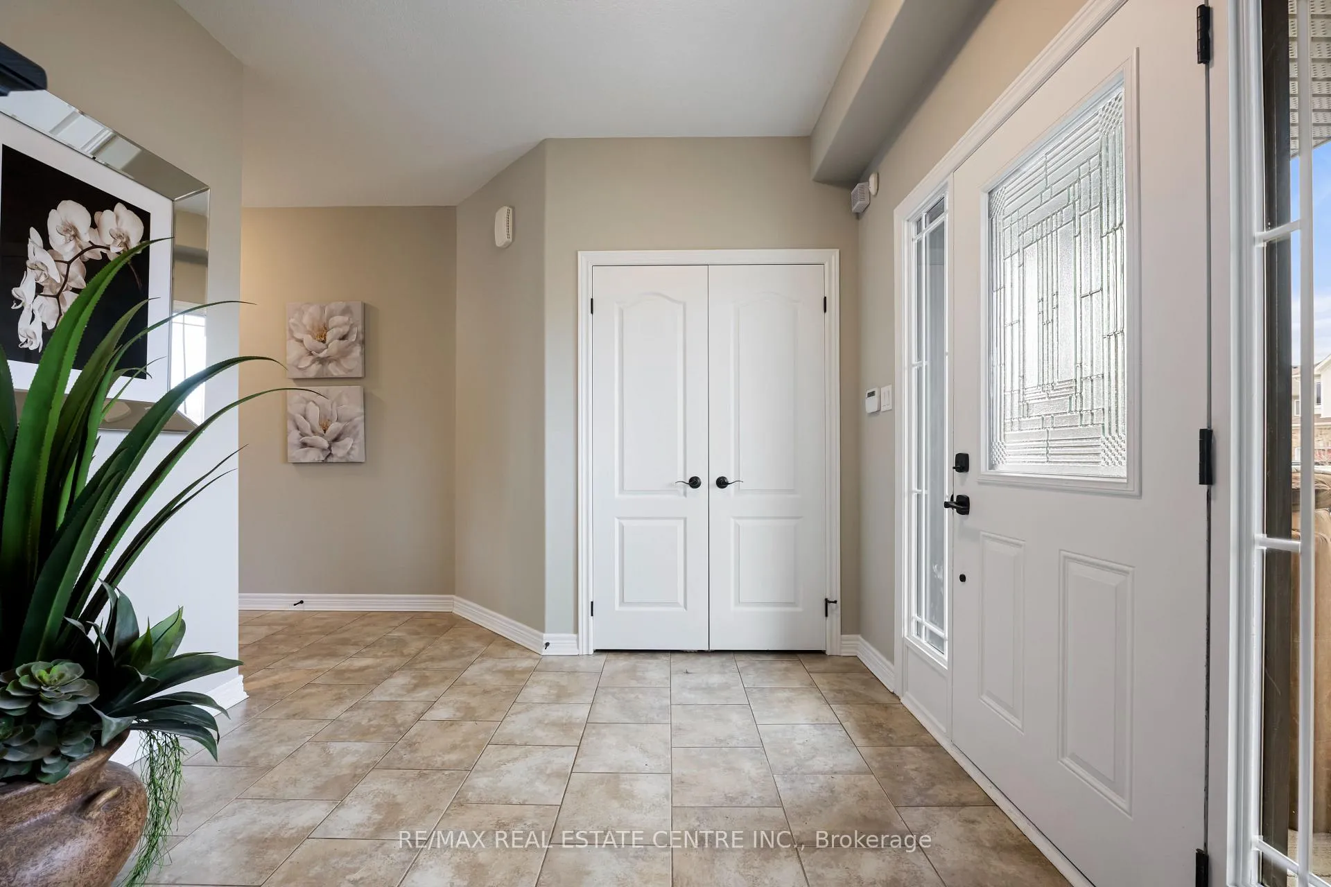 Photo 3 of 51 Burt Avenue, New Tecumseth, Alliston — HOMEH