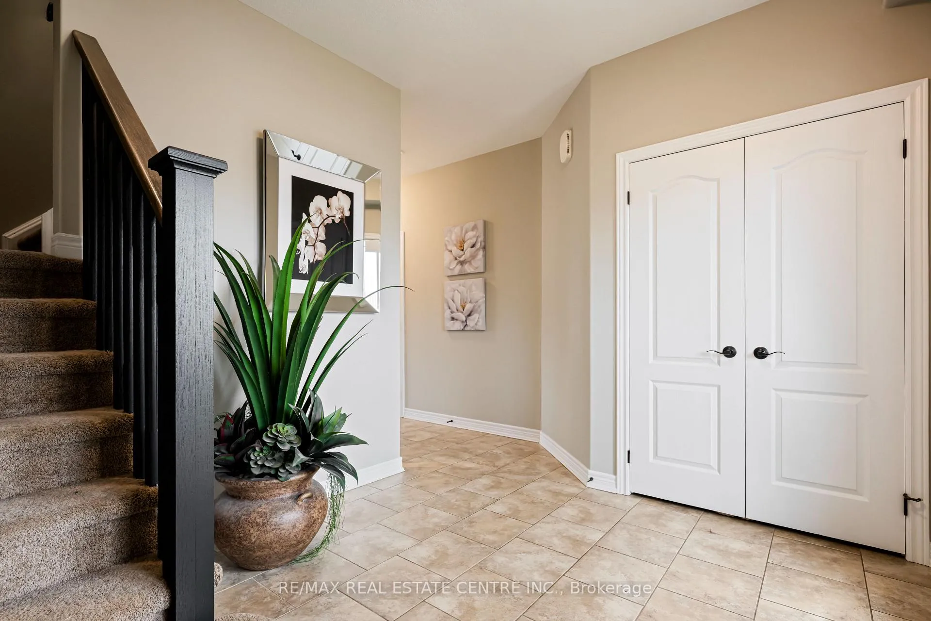 Photo 4 of 51 Burt Avenue, New Tecumseth, Alliston — HOMEH