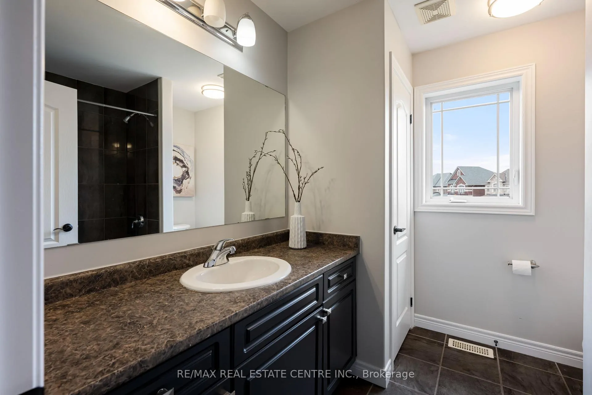 Photo 25 of 51 Burt Avenue, New Tecumseth, Alliston — HOMEH