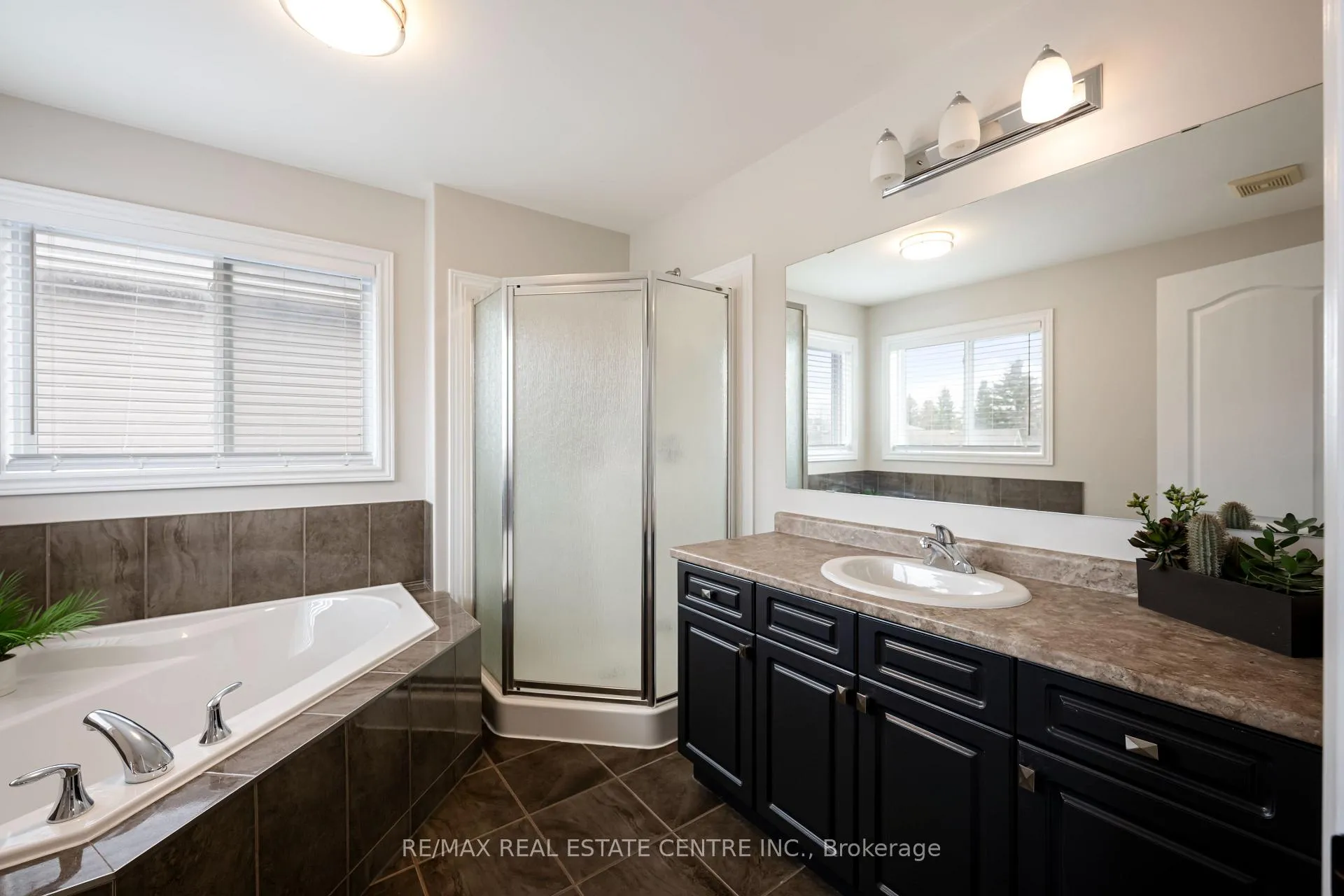 Photo 36 of 51 Burt Avenue, New Tecumseth, Alliston — HOMEH