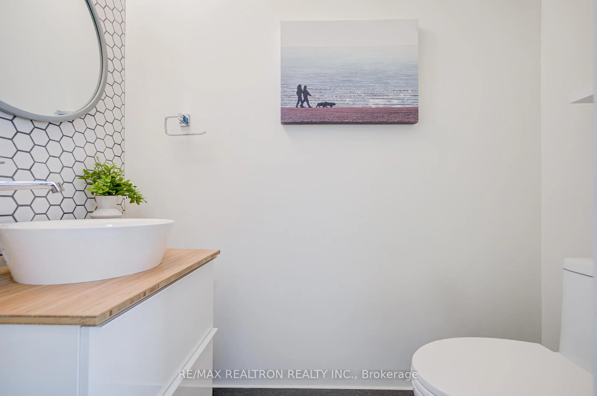 Photo 5 of 34 Battista Perri Drive, Markham, Wismer — HOMEH