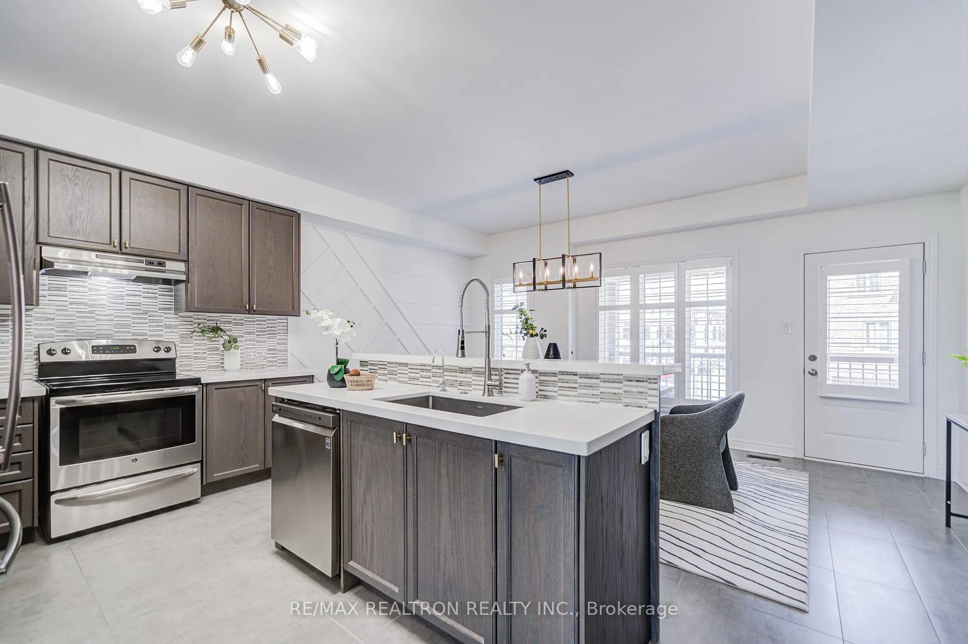 Photo 9 of 34 Battista Perri Drive, Markham, Wismer — HOMEH