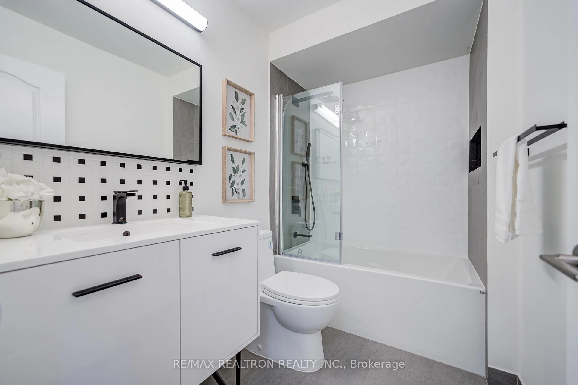 Photo 18 of 34 Battista Perri Drive, Markham, Wismer — HOMEH