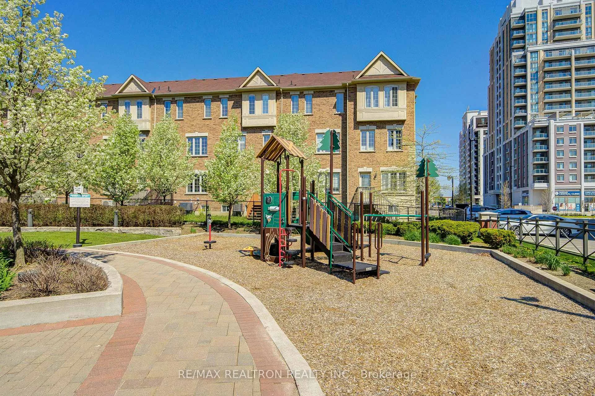 Photo 28 of 34 Battista Perri Drive, Markham, Wismer — HOMEH