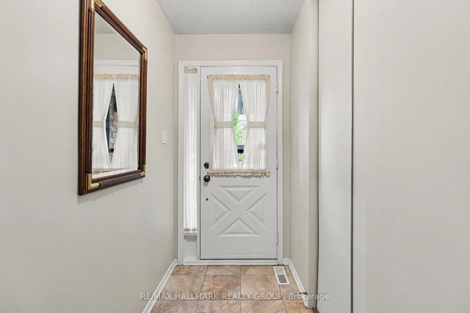Photo 2 of 712 Morewood Crescent, Ottawa, Fallingbrook/Pineridge — HOMEH