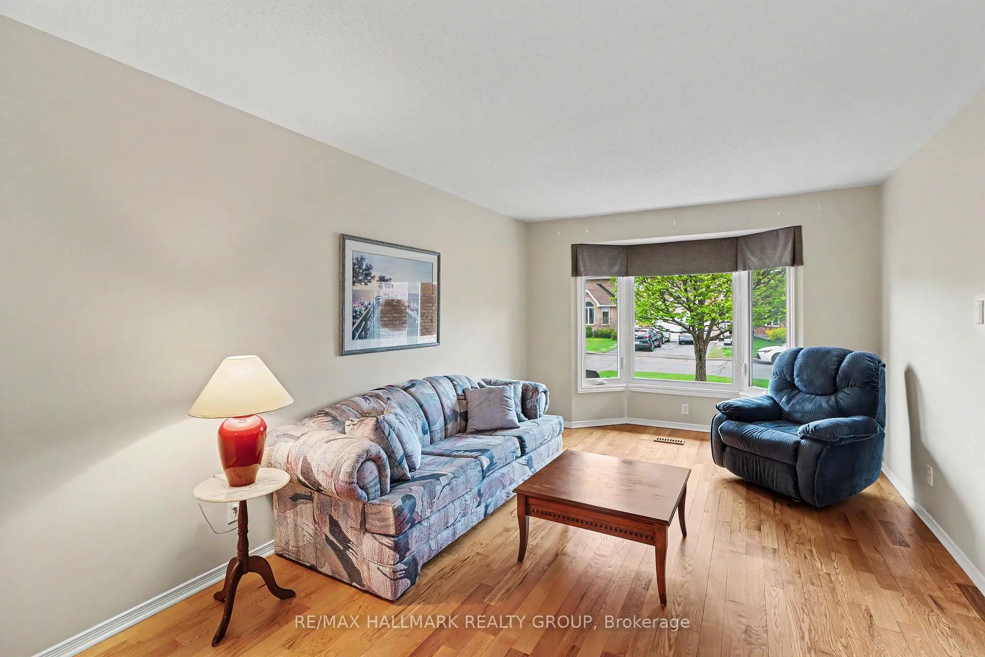 Photo 3 of 712 Morewood Crescent, Ottawa, Fallingbrook/Pineridge — HOMEH