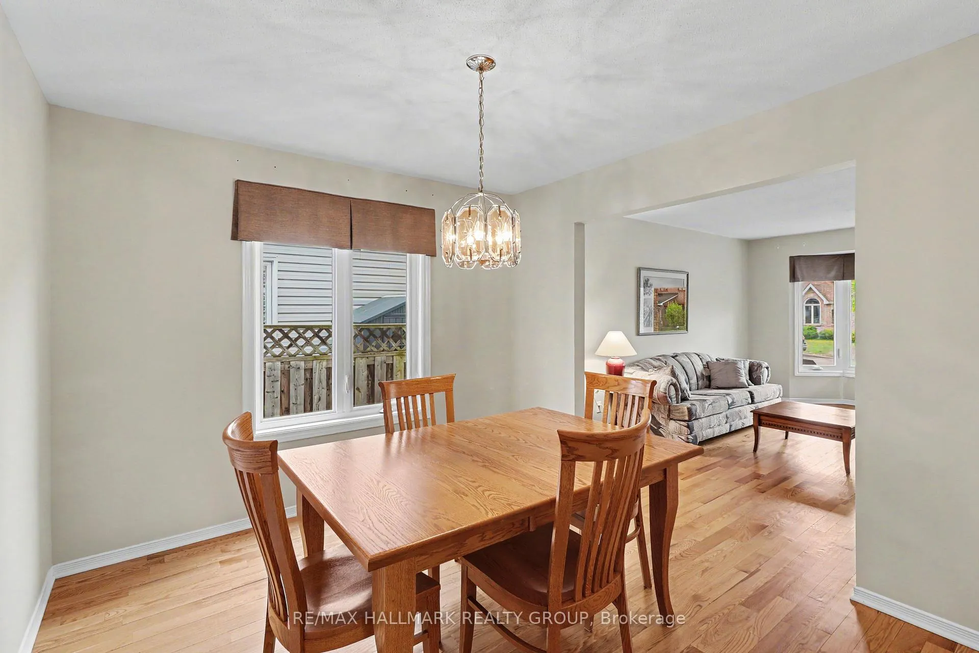 Photo 5 of 712 Morewood Crescent, Ottawa, Fallingbrook/Pineridge — HOMEH