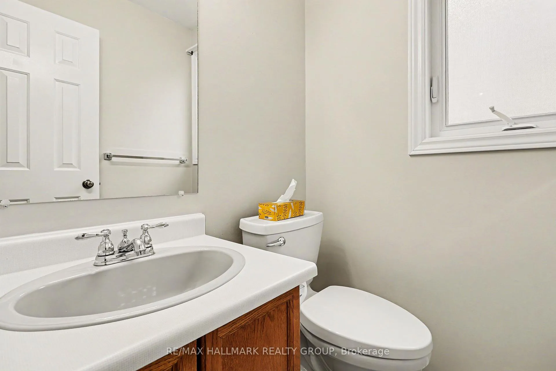 Photo 6 of 712 Morewood Crescent, Ottawa, Fallingbrook/Pineridge — HOMEH