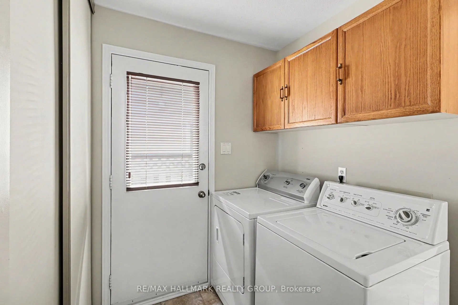 Photo 7 of 712 Morewood Crescent, Ottawa, Fallingbrook/Pineridge — HOMEH