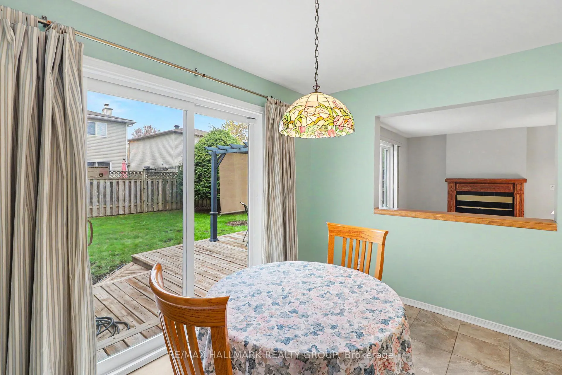Photo 11 of 712 Morewood Crescent, Ottawa, Fallingbrook/Pineridge — HOMEH