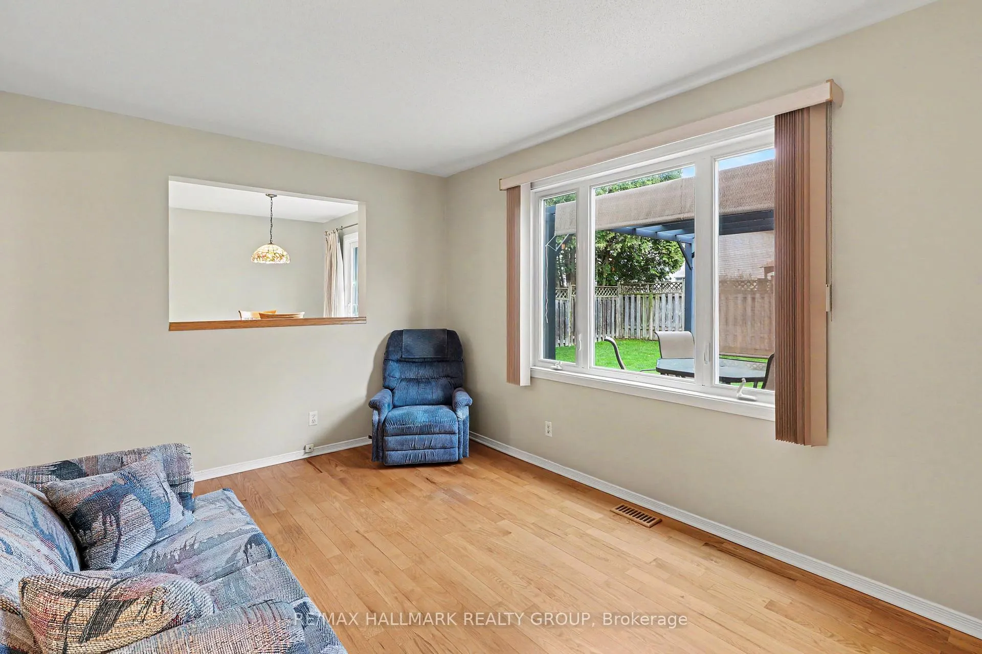 Photo 14 of 712 Morewood Crescent, Ottawa, Fallingbrook/Pineridge — HOMEH