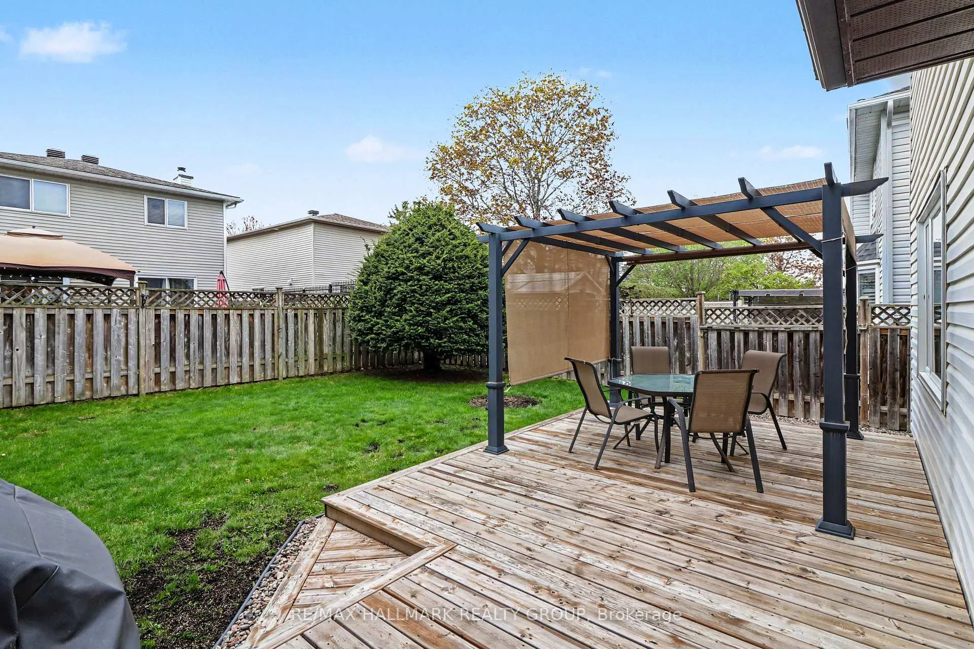 Photo 25 of 712 Morewood Crescent, Ottawa, Fallingbrook/Pineridge — HOMEH