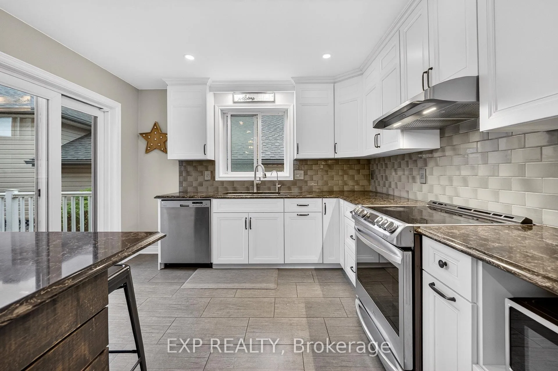 Photo 13 of 7789 Ascot Circle, Niagara Falls, Ascot — HOMEH