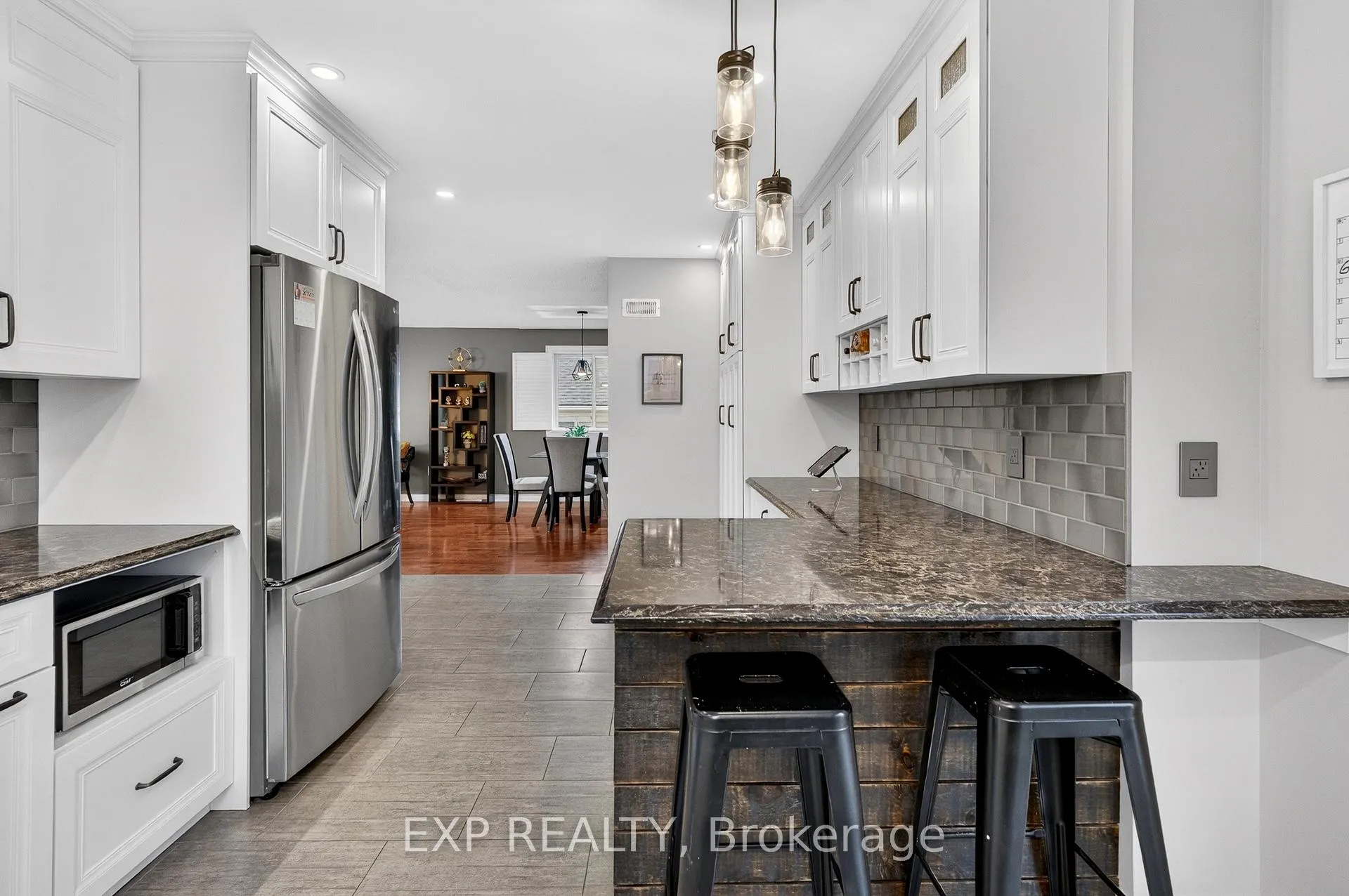 Photo 14 of 7789 Ascot Circle, Niagara Falls, Ascot — HOMEH