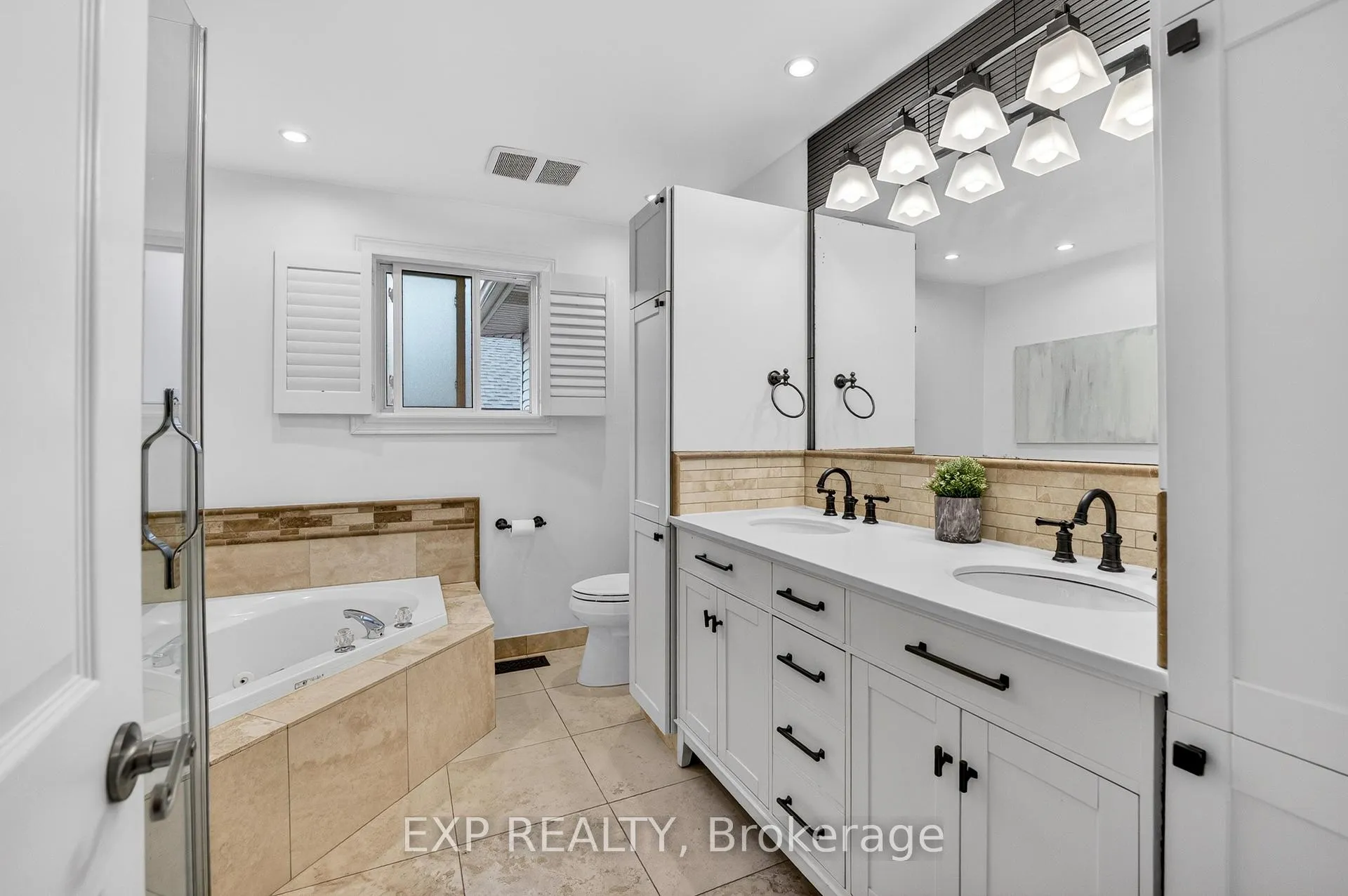 Photo 19 of 7789 Ascot Circle, Niagara Falls, Ascot — HOMEH