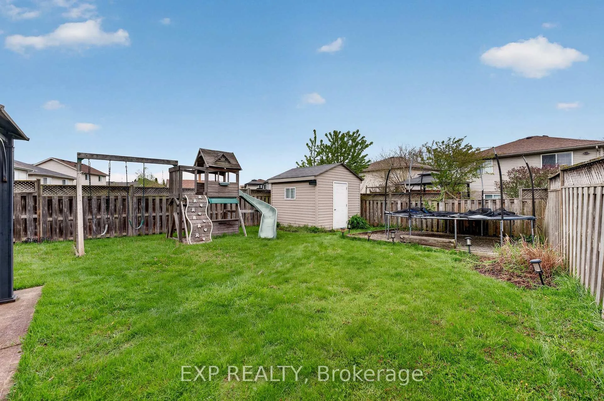 Photo 38 of 7789 Ascot Circle, Niagara Falls, Ascot — HOMEH
