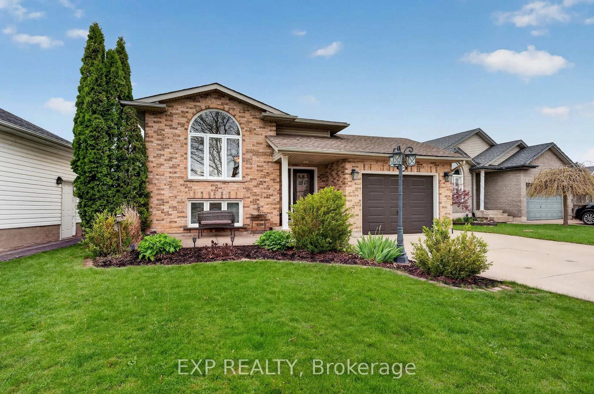 Photo 42 of 7789 Ascot Circle, Niagara Falls, Ascot — HOMEH