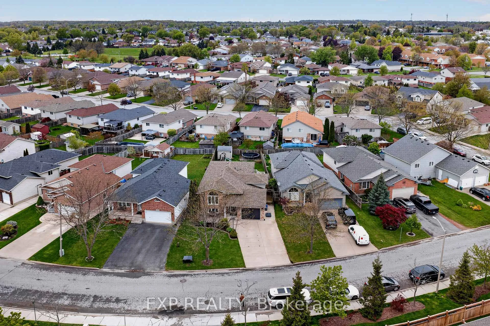 Photo 45 of 7789 Ascot Circle, Niagara Falls, Ascot — HOMEH
