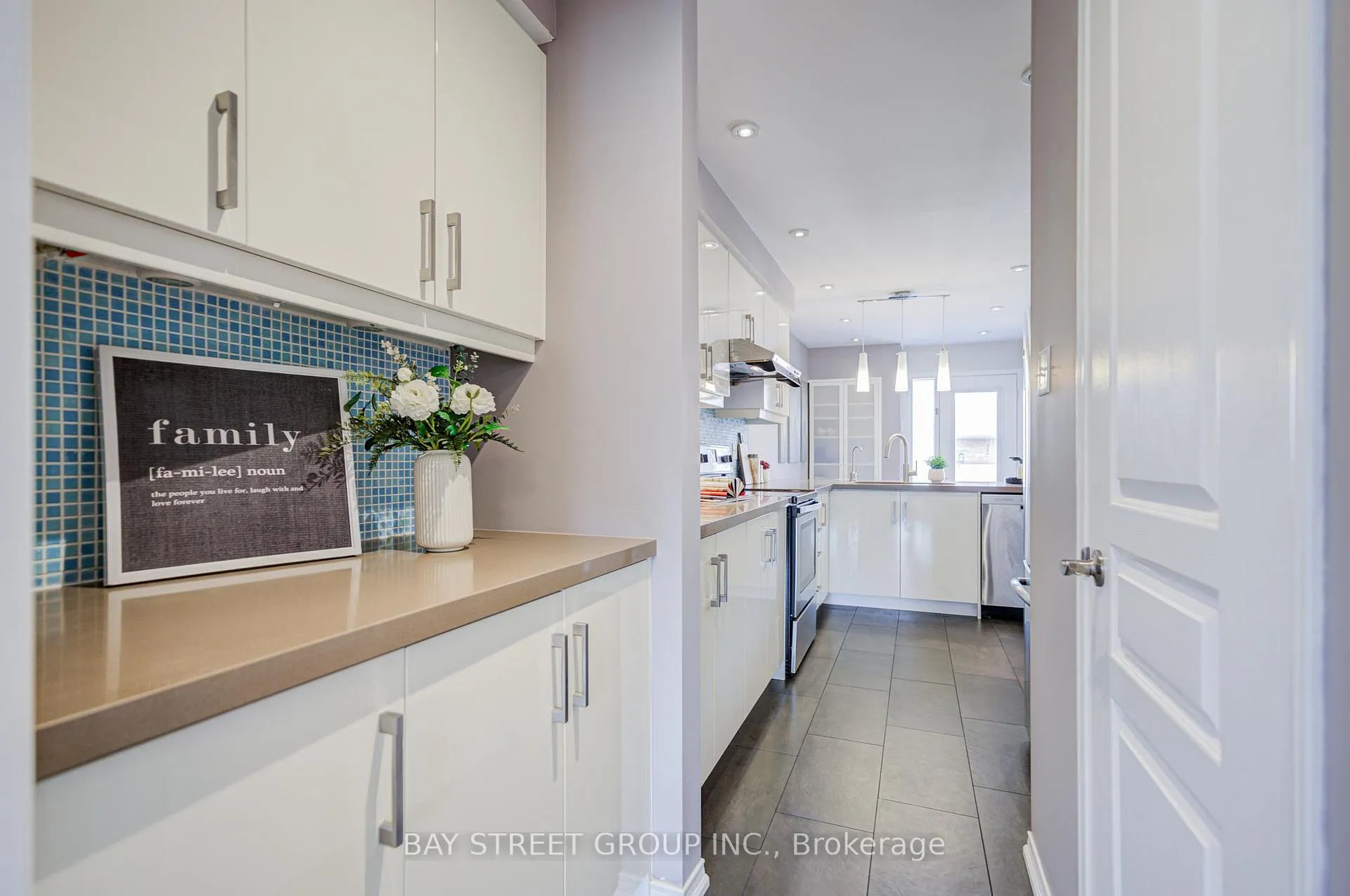 Photo 7 of 714 Castlemore Avenue, Markham, Wismer — HOMEH