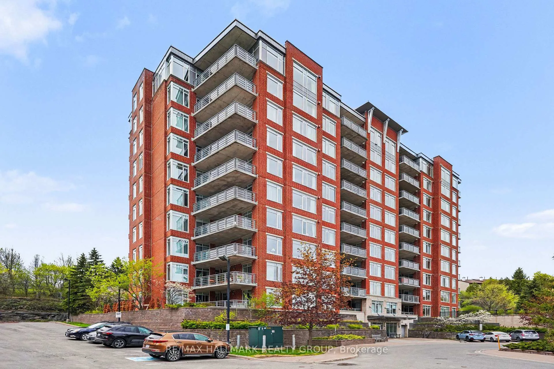 Photo 1 of Unit 702, 136 Darlington Private, Ottawa, Hunt Club/Western Community — HOMEH