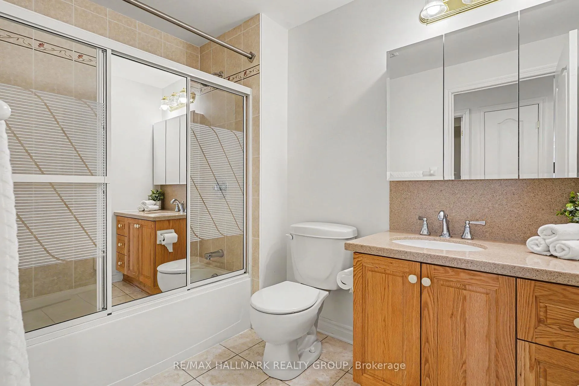 Photo 15 of Unit 702, 136 Darlington Private, Ottawa, Hunt Club/Western Community — HOMEH