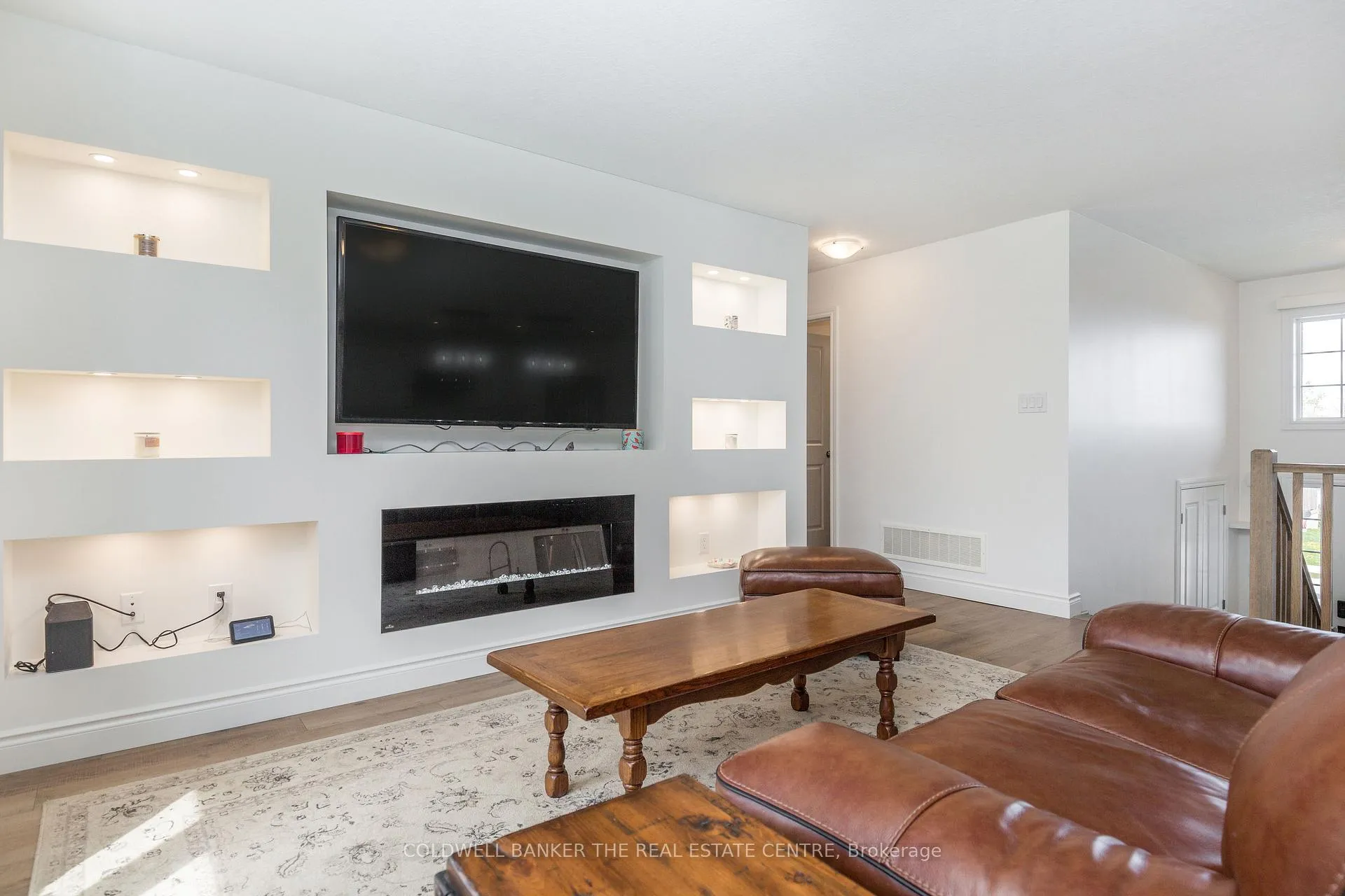 Photo 13 of 41 Hunter Avenue, Tay, Victoria Harbour — HOMEH