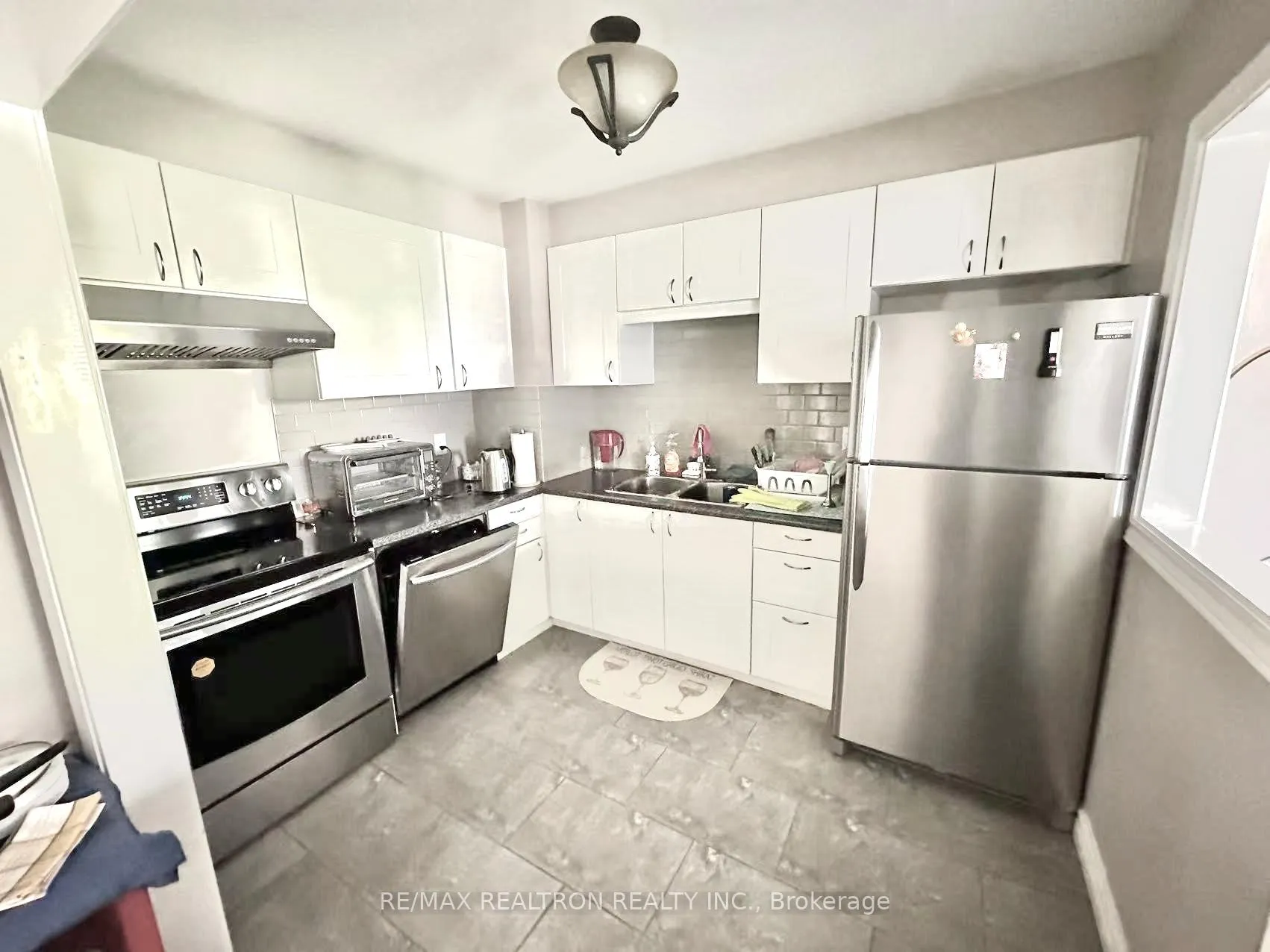 Photo 3 of Unit 54, 105 Carlton Road, Markham, Unionville — HOMEH