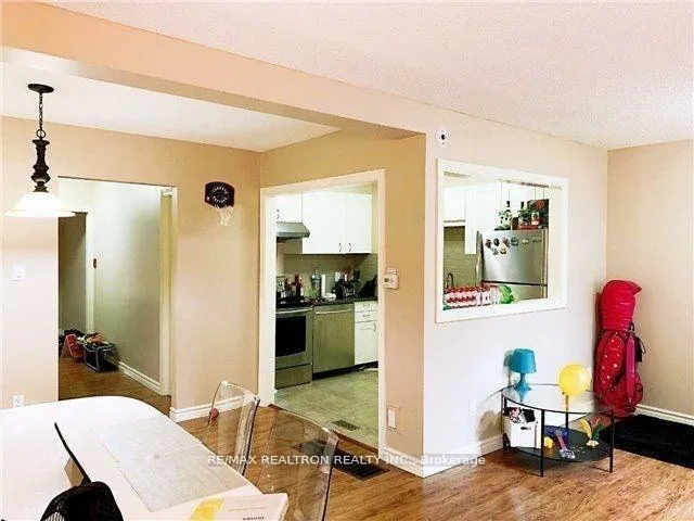 Photo 4 of Unit 54, 105 Carlton Road, Markham, Unionville — HOMEH
