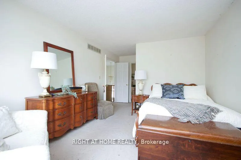 Photo 26 of 3 Hampstead Gate E, Clarington, Courtice — HOMEH