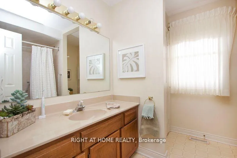 Photo 28 of 3 Hampstead Gate E, Clarington, Courtice — HOMEH