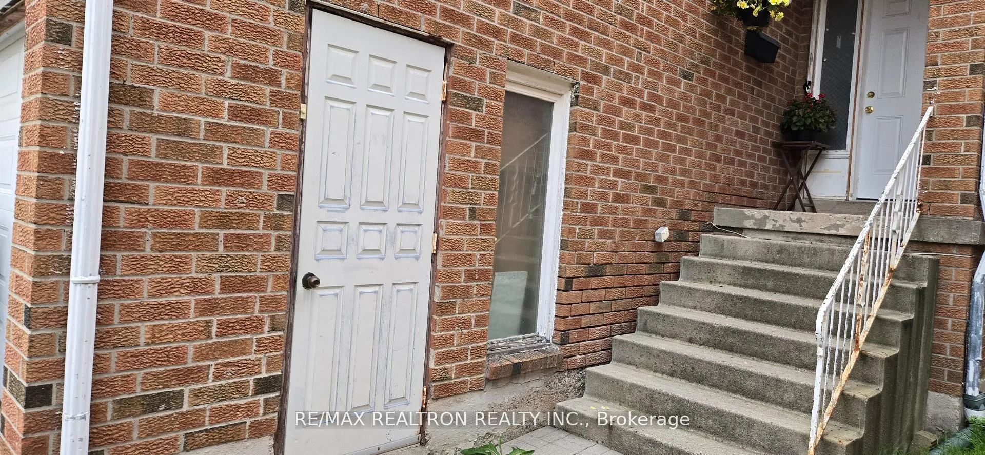 Photo 3 of 6 Albemarle Court, Brampton, Heart Lake West — HOMEH
