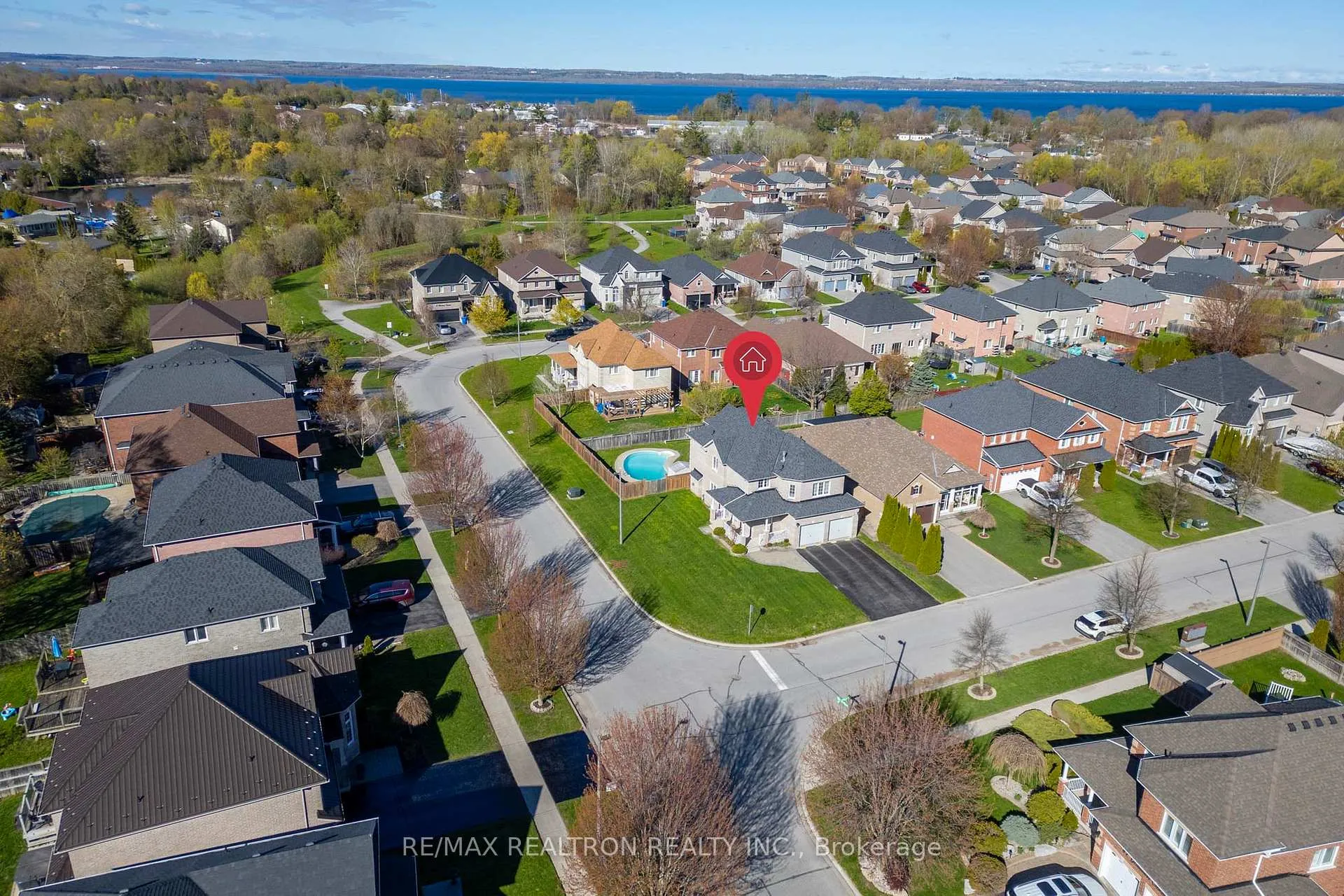 Photo 1 of 2 Whitestone Drive, Georgina, Keswick North — HOMEH