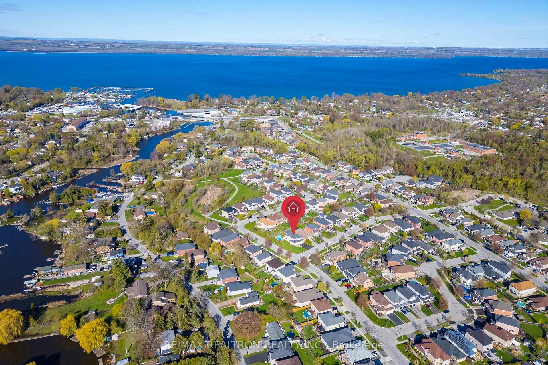 Photo 2 of 2 Whitestone Drive, Georgina, Keswick North — HOMEH
