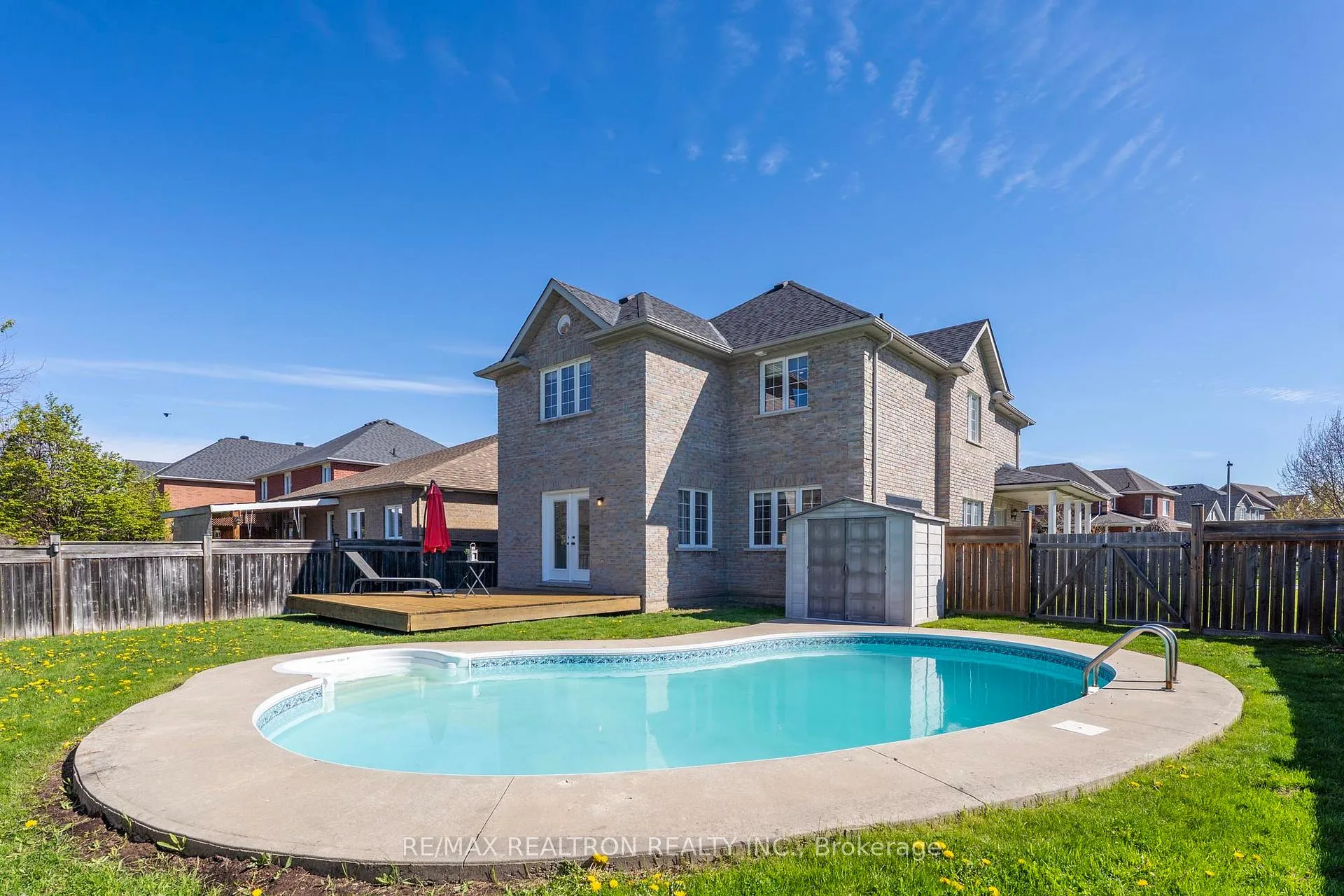 Photo 4 of 2 Whitestone Drive, Georgina, Keswick North — HOMEH
