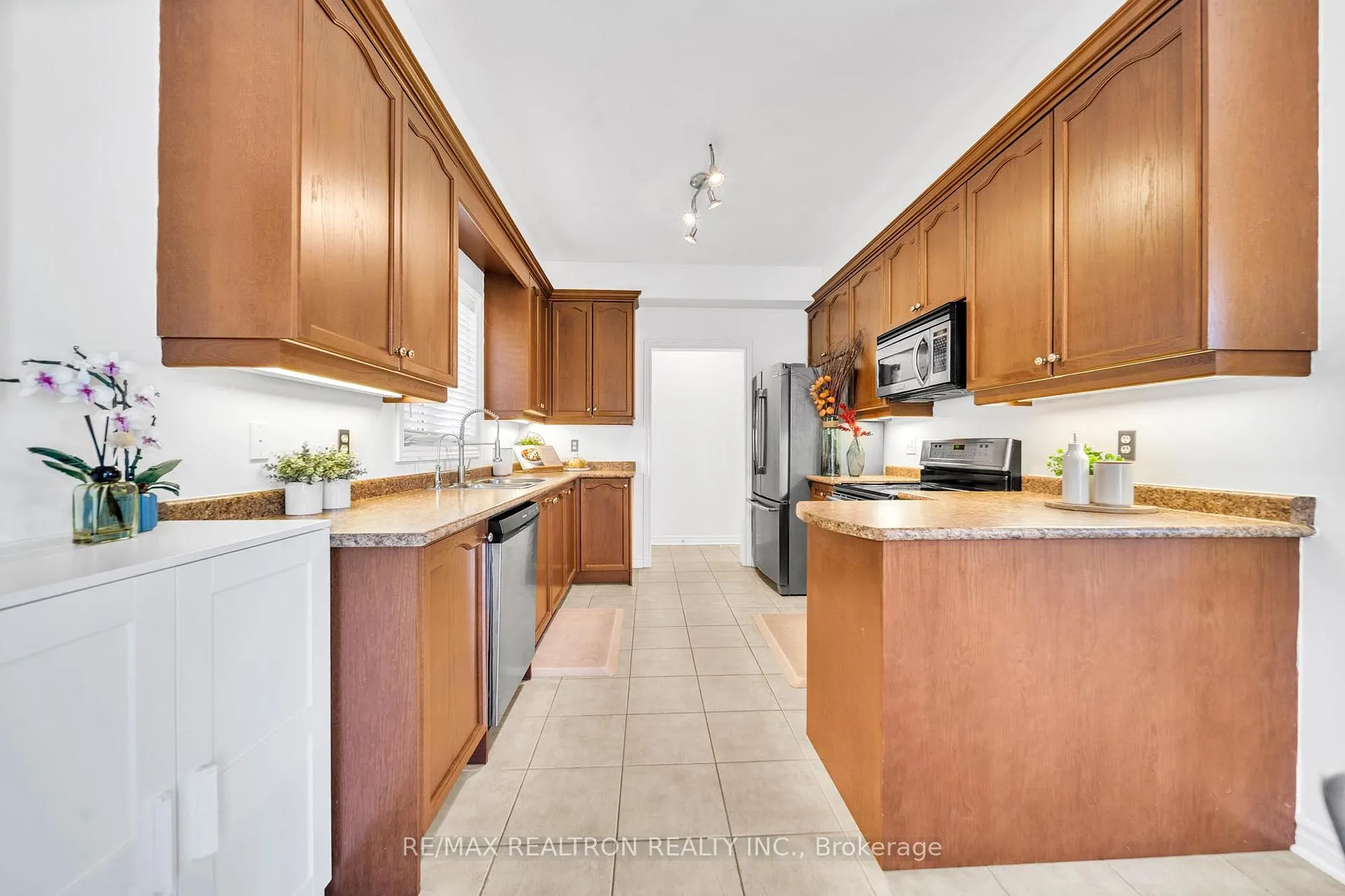 Photo 20 of 2 Whitestone Drive, Georgina, Keswick North — HOMEH