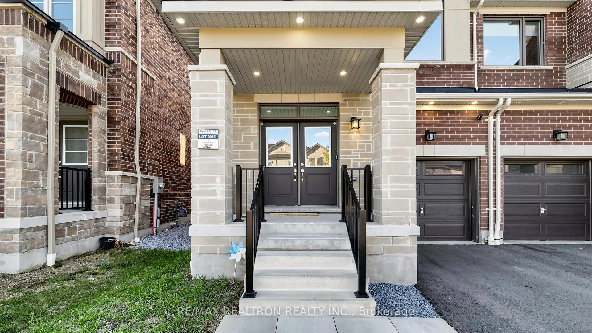 Photo 4 of 10 Hinkson Street, Whitby, Rural Whitby — HOMEH