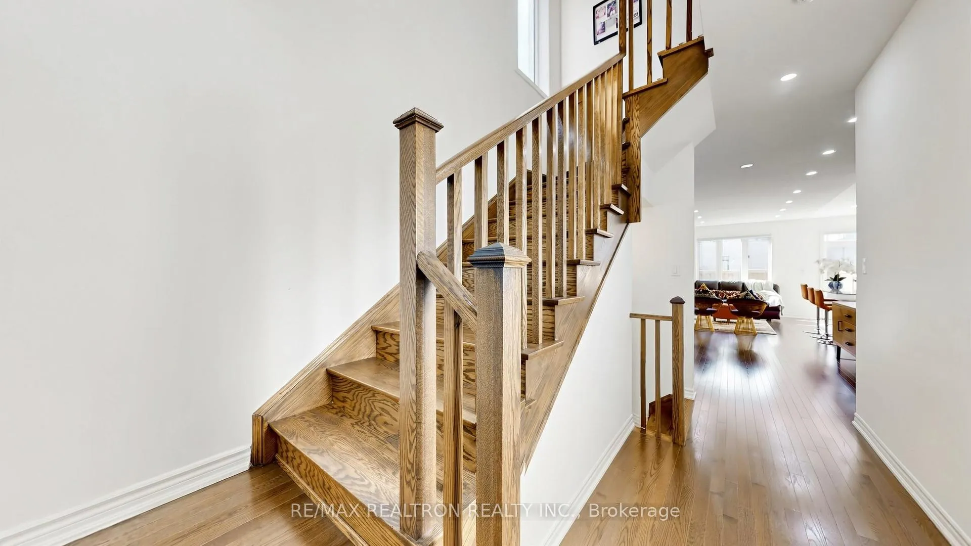 Photo 18 of 10 Hinkson Street, Whitby, Rural Whitby — HOMEH
