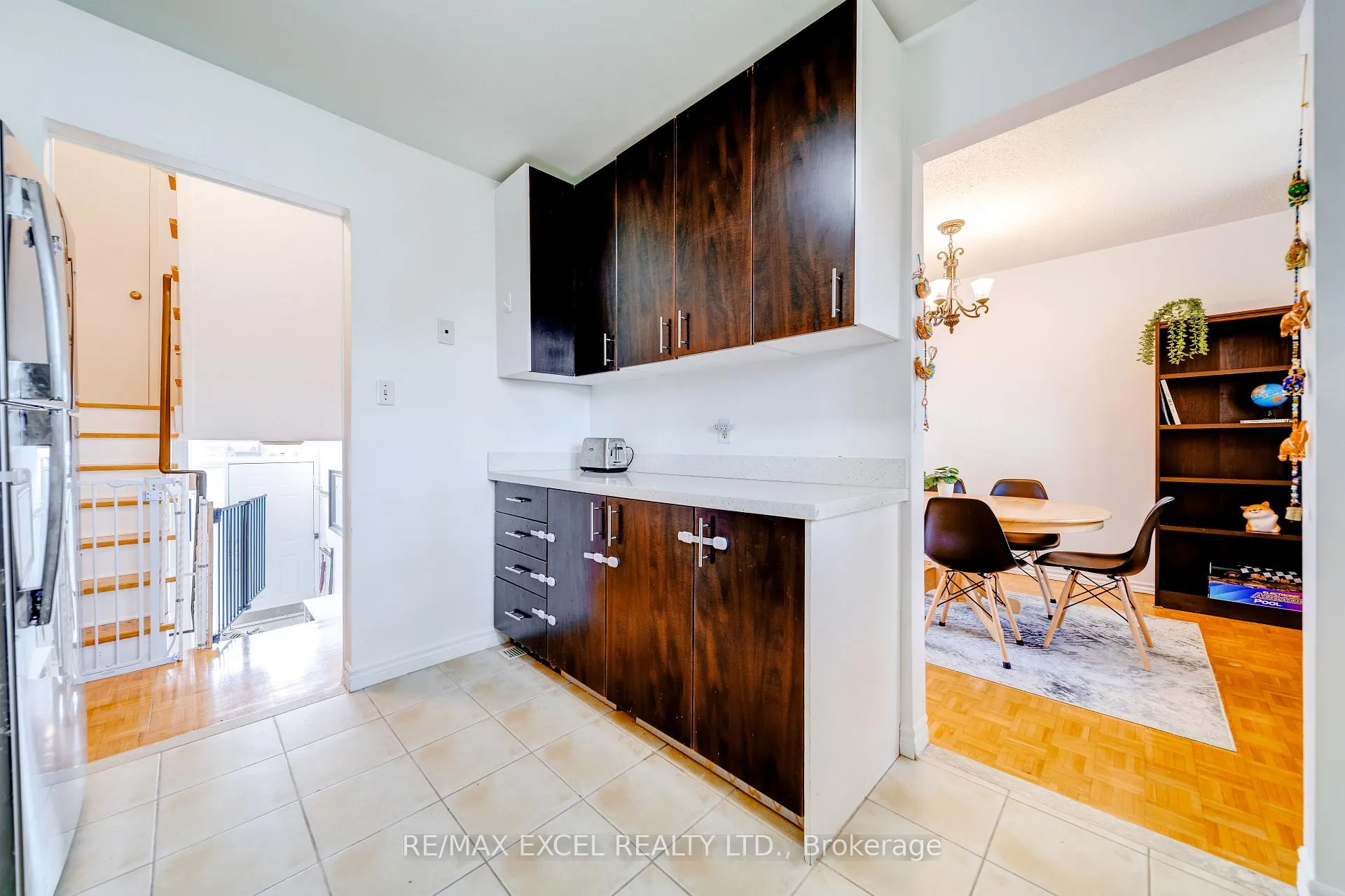 Photo 10 of 38 Stately Way, Markham, Thornhill — HOMEH