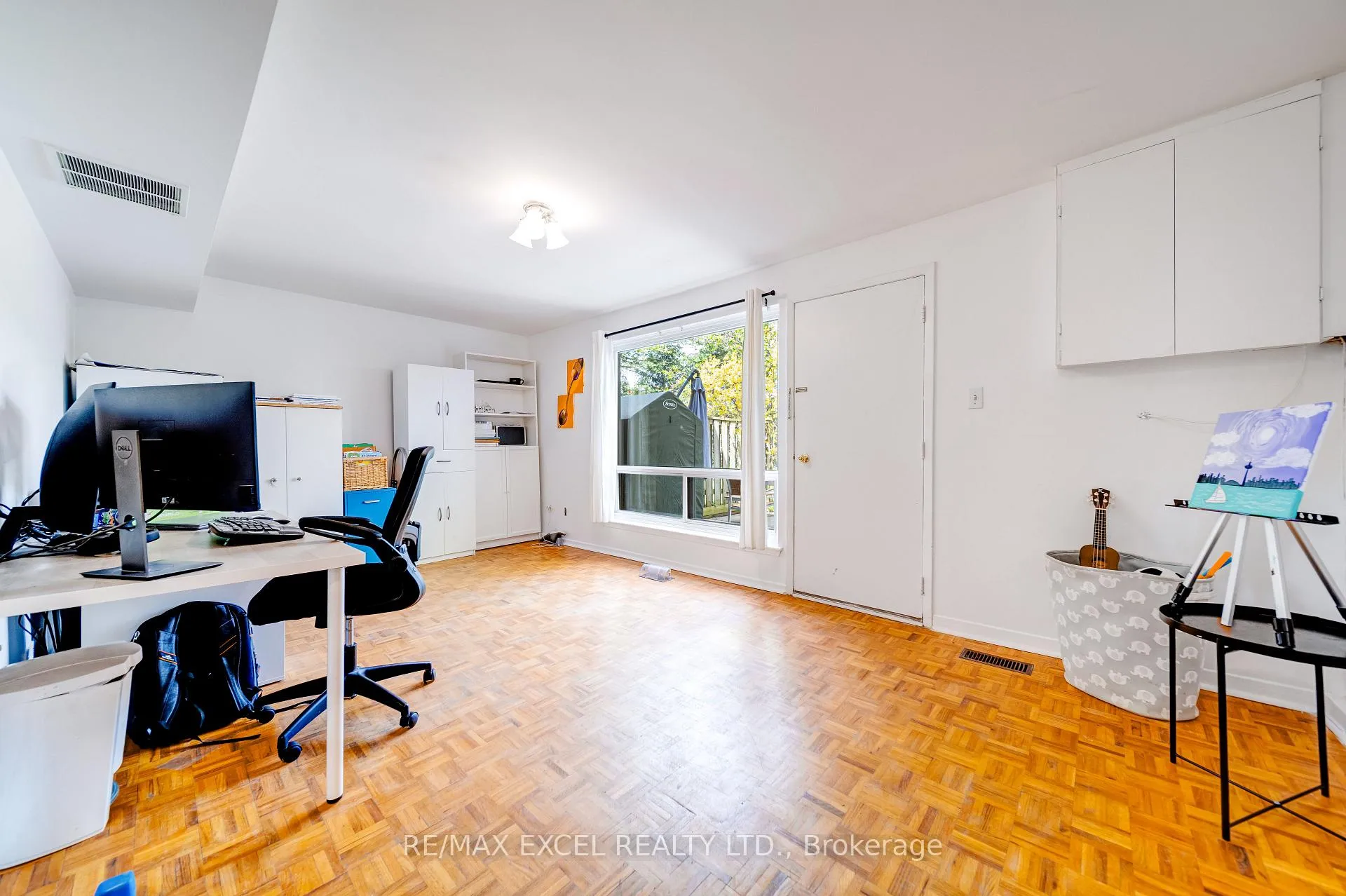 Photo 21 of 38 Stately Way, Markham, Thornhill — HOMEH