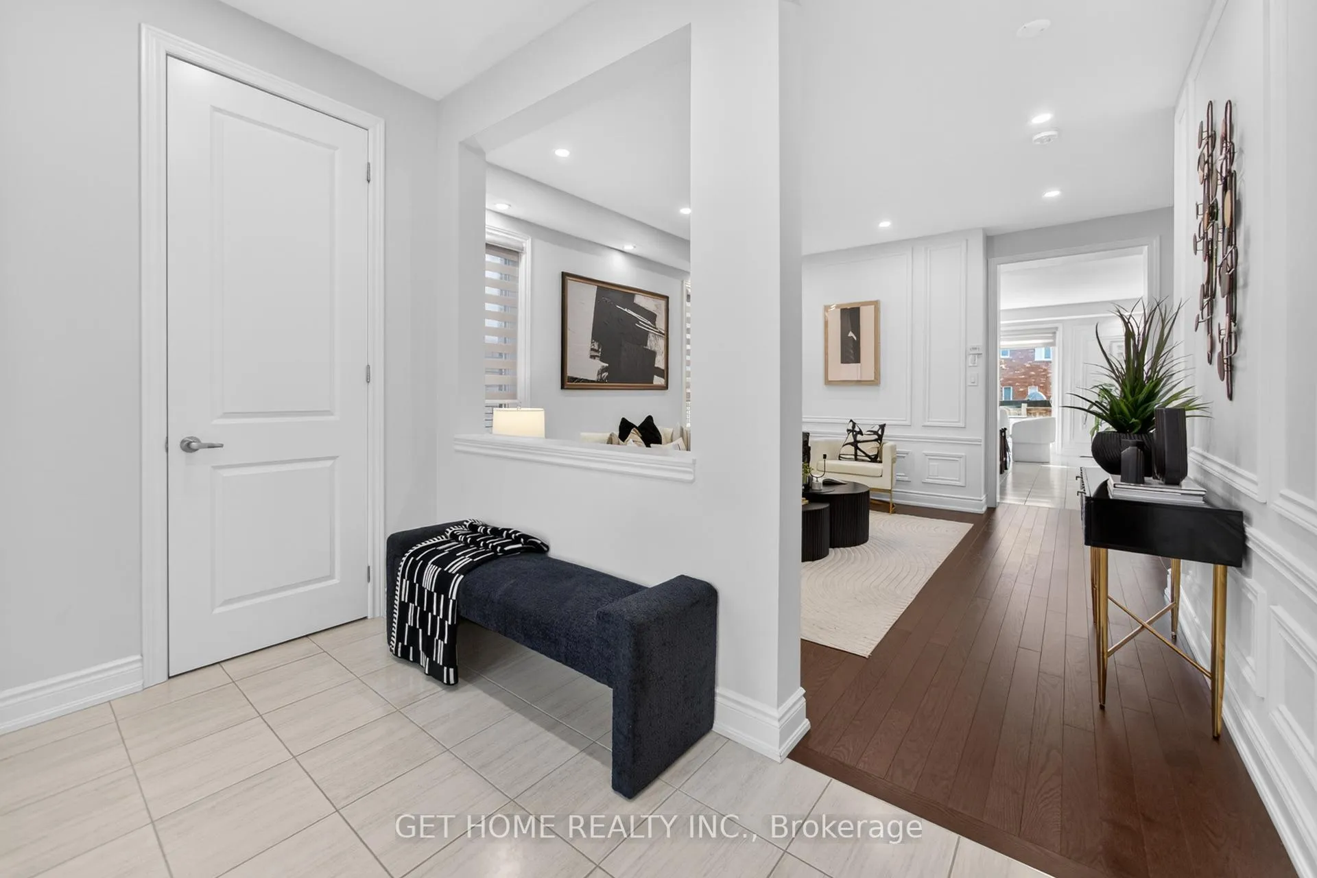 Photo 5 of 30 Lowell Crescent, Brampton, Credit Valley — HOMEH