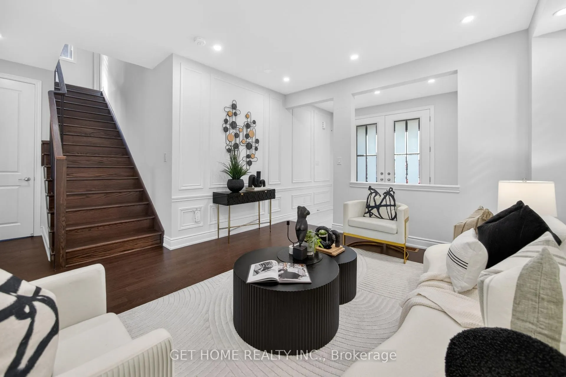 Photo 7 of 30 Lowell Crescent, Brampton, Credit Valley — HOMEH